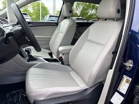 Used 2024 Volkswagen Tiguan SE FWD image 17