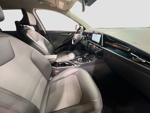 Certified 2025 Kia Niro Wind FWD image 29