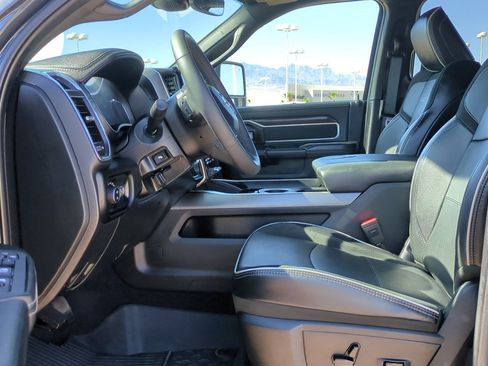 Used 2025 RAM 2500 Laramie AWD/4WD image 18