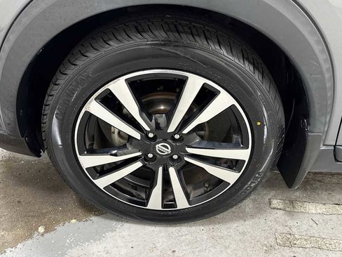 Used 2019 Nissan Kicks SR image 10