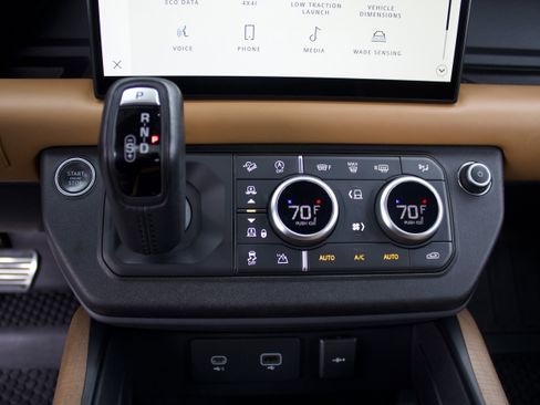 Used 2022 Land Rover Defender 90 X image 26