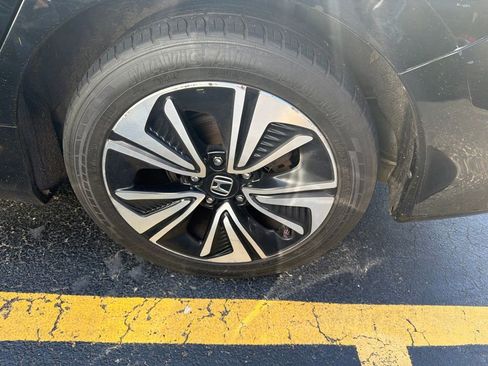Used 2018 Honda Civic EX-T image 7
