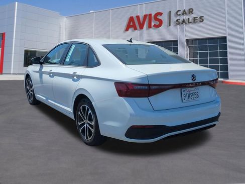 Used 2025 Volkswagen Jetta Sport FWD image 9