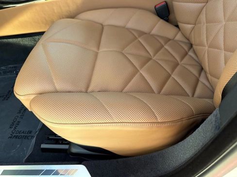 Used 2023 BMW 740i image 19