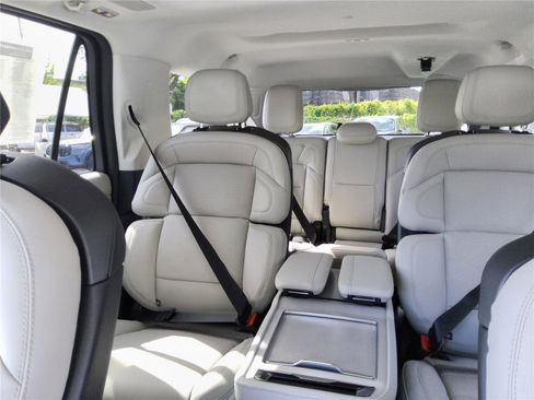 New 2026 Lincoln Navigator L Reserve AWD/4WD image 15