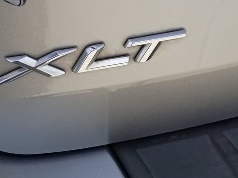 Used 2020 Ford Explorer XLT RWD image 10
