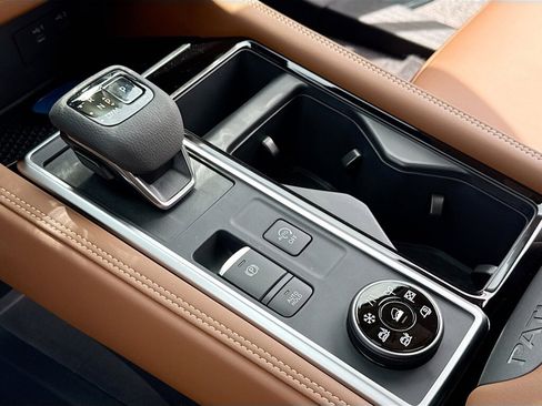 New 2026 Nissan Pathfinder Platinum AWD/4WD image 13