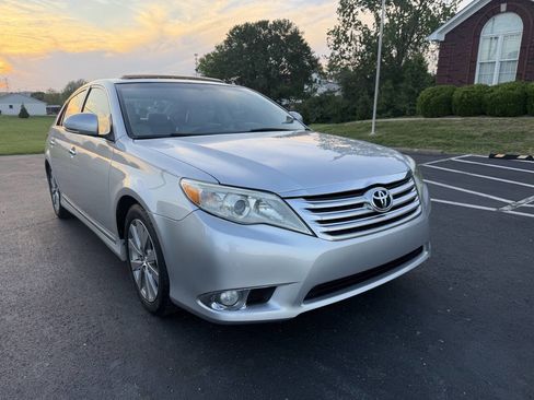 Used 2011 Toyota Avalon Limited image 9