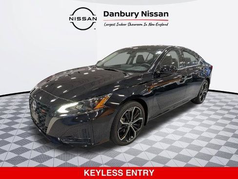 Certified 2023 Nissan Altima 2.5 SR w/ SR Premium Package FWD image 8