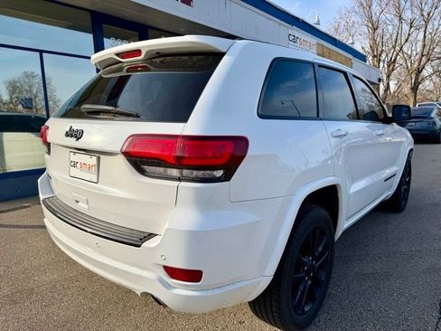 Used 2018 Jeep Grand Cherokee Altitude AWD/4WD image 7
