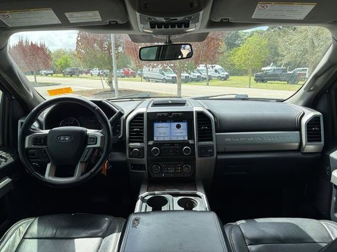 Used 2019 Ford F250 Lariat w/ Lariat Value Package image 10