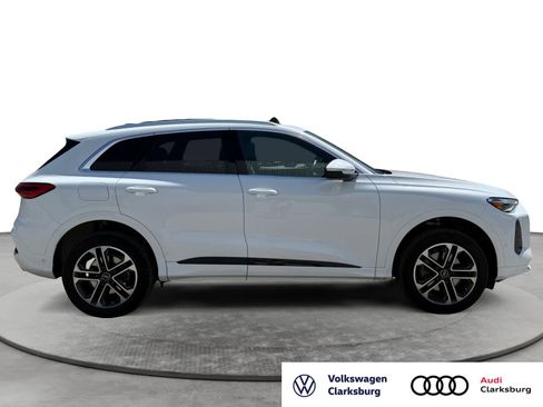 Used 2025 Audi Q5 Premium w/ Convenience Package AWD/4WD image 4