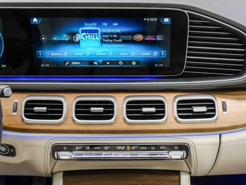 Certified 2022 Mercedes-Benz GLS 450 4MATIC image 13