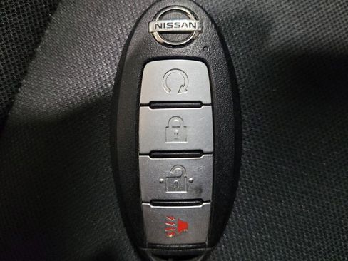 Used 2019 Nissan Pathfinder SV image 32