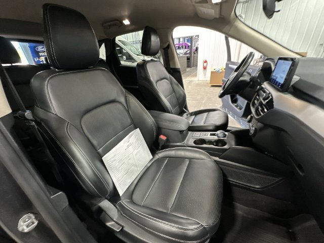 Certified 2020 Ford Escape SEL AWD/4WD image 32