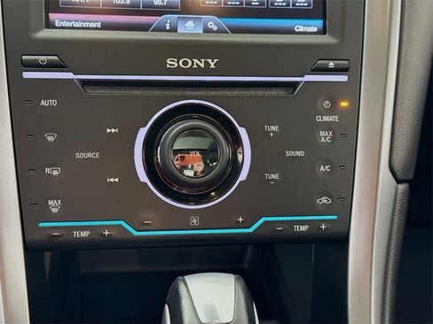 Used 2015 Ford Fusion Titanium image 10