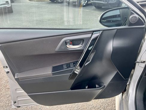 Used 2018 Toyota Corolla iM FWD image 10