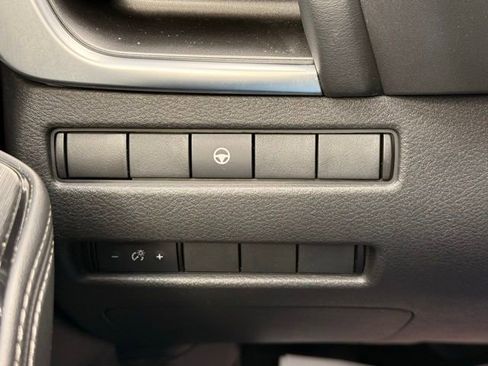 Certified 2021 Nissan Rogue SV image 31