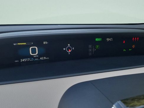 Used 2022 Toyota Prius Limited FWD image 20