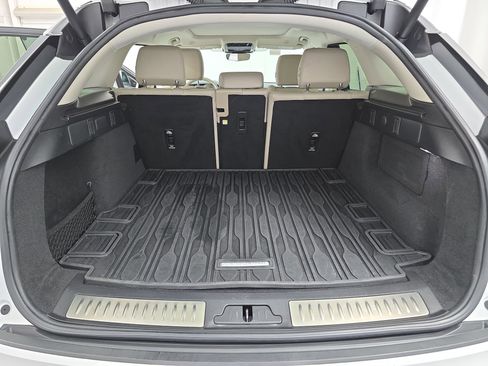 Used 2023 Land Rover Range Rover Velar R-Dynamic S image 12