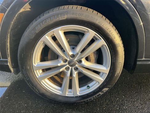 Used 2017 Audi Q7 3.0T Prestige image 9