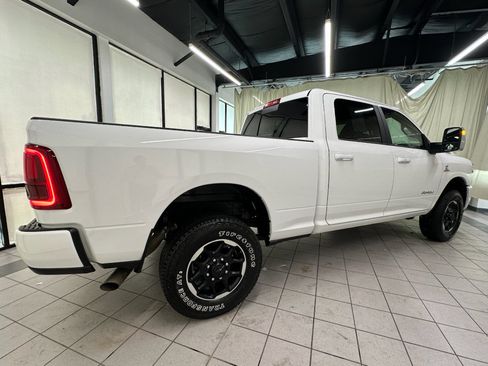 Used 2026 RAM 2500 Laramie AWD/4WD image 3