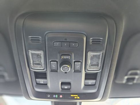 Used 2021 GMC Yukon SLT w/ SLT Luxury Plus Package image 27