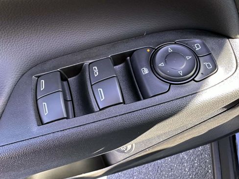 Used 2024 Chevrolet Equinox LT FWD image 9