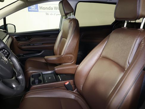 New 2026 Honda Odyssey Touring image 26