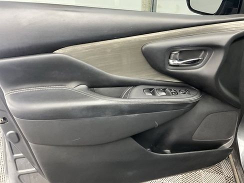 Used 2018 Nissan Murano SV w/ Premium Package image 12