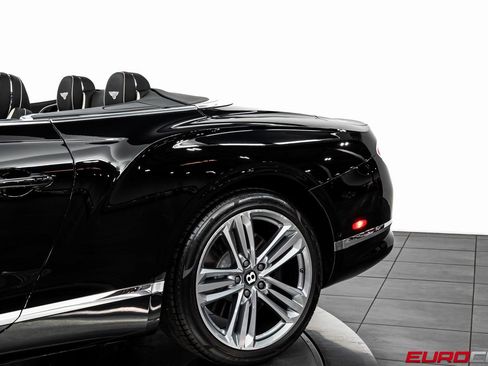Used 2023 Bentley Continental GT Mulliner image 16