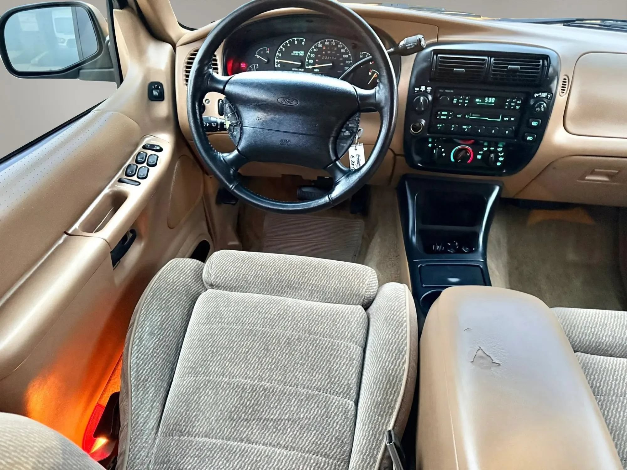 Used 1996 Ford Explorer 4WD 4-Door image 8