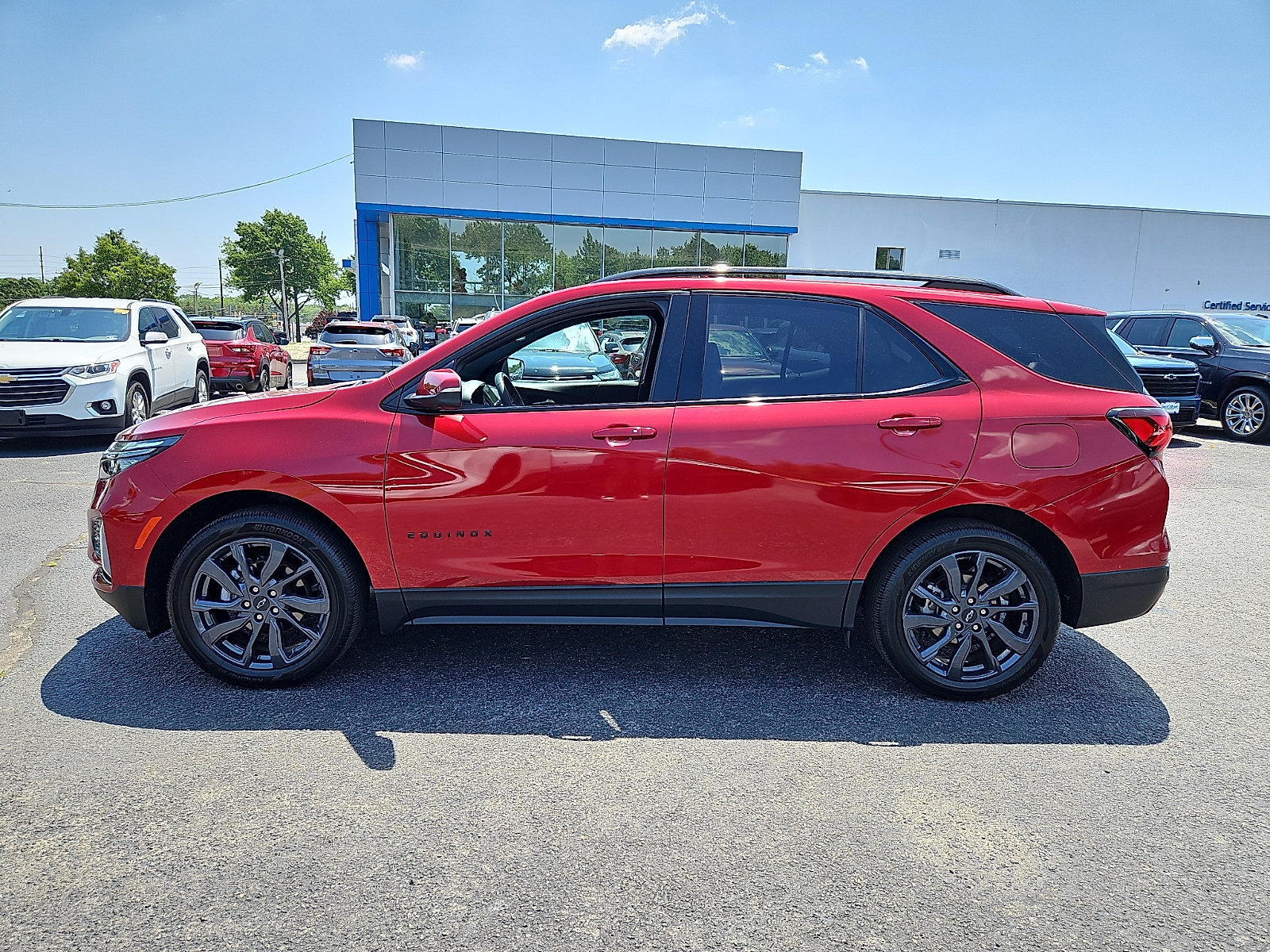 Certified 2023 Chevrolet Equinox RS w/ RS Leather Package AWD/4WD image 4