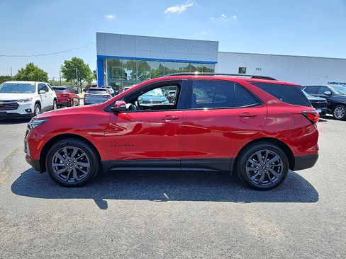 Certified 2023 Chevrolet Equinox RS w/ RS Leather Package AWD/4WD image 4