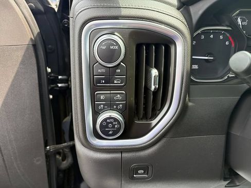 Used 2022 GMC Sierra 1500 SLT w/ SLT Convenience Package AWD/4WD image 19
