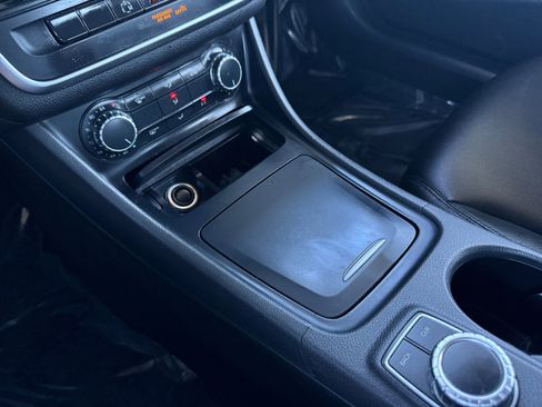 Used 2014 Mercedes-Benz CLA 250 image 18