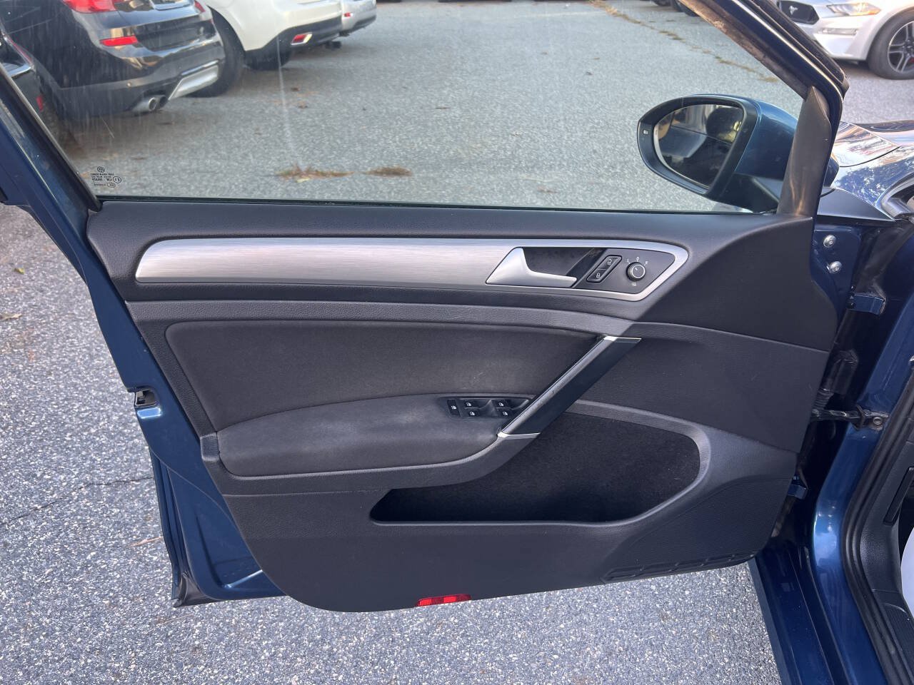 Used 2017 Volkswagen Golf S AWD/4WD image 25