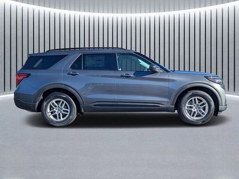 New 2026 Ford Explorer Active w/ Active Comfort Package image 2