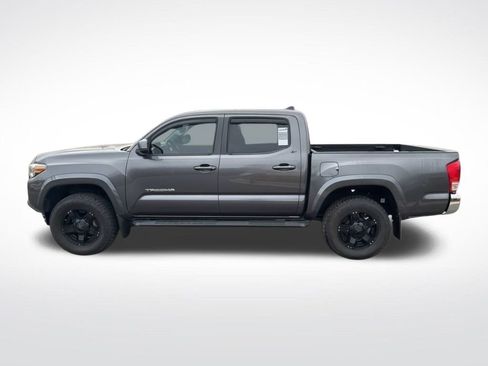 Used 2017 Toyota Tacoma SR5 image 10