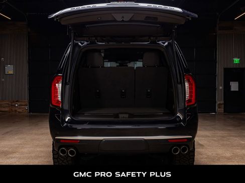 Used 2023 GMC Yukon Denali image 9