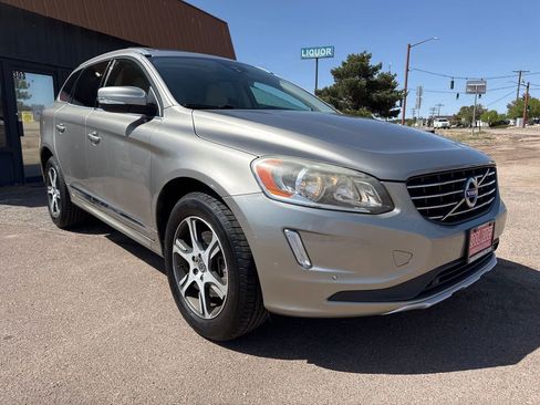 Used 2015 Volvo XC60 T6 w/ Proximity Package AWD/4WD image 8