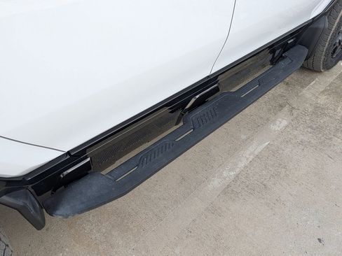 Used 2025 GMC Hummer EV 2X w/ LPO, Sport Package image 32