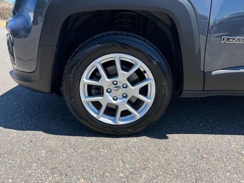 Used 2021 Jeep Renegade Latitude AWD/4WD image 27