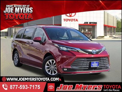 Used 2025 Toyota Sienna XLE