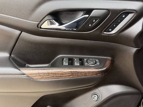 Used 2023 GMC Acadia Denali w/ Denali Technology Package AWD/4WD image 15