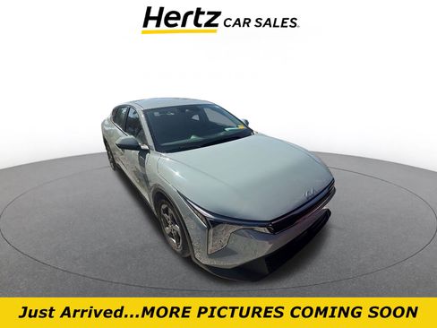 Used 2025 Kia K4 LXS FWD image 1