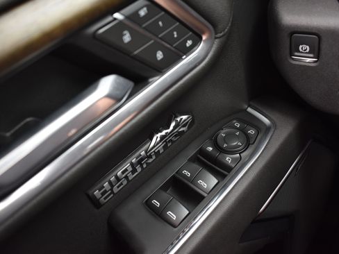 Used 2025 Chevrolet Silverado 1500 High Country image 25