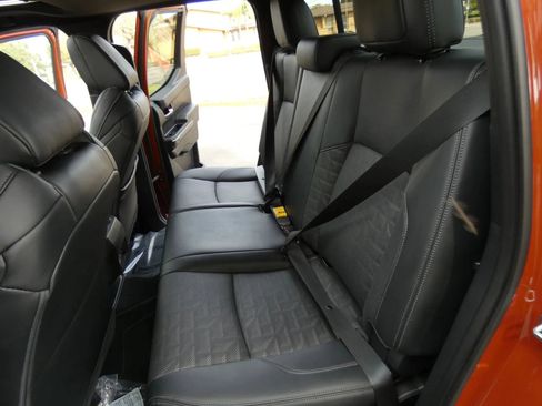 Used 2025 Toyota Tacoma TRD Off-Road w/ TRD Off Road Premium Package image 60