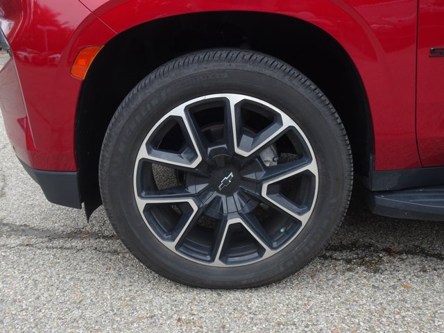 Used 2022 Chevrolet Suburban RST w/ Luxury Package AWD/4WD image 7