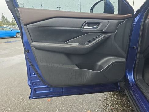 Used 2023 Nissan Rogue SV w/ SV Premium Package image 16